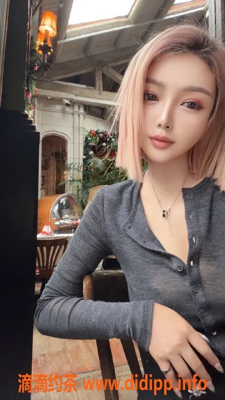 厦门楼凤-思明区昕儿，颜值与服务兼具的短发小姐姐