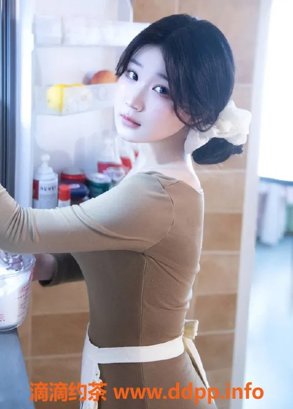 上海楼凤-静安欲欲人妻，身高165，特惠998P起