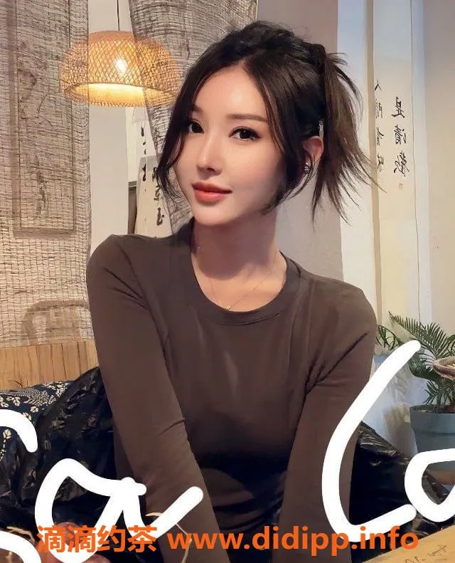 上海楼凤-长宁退役空姐莎拉，身高169，1200P起