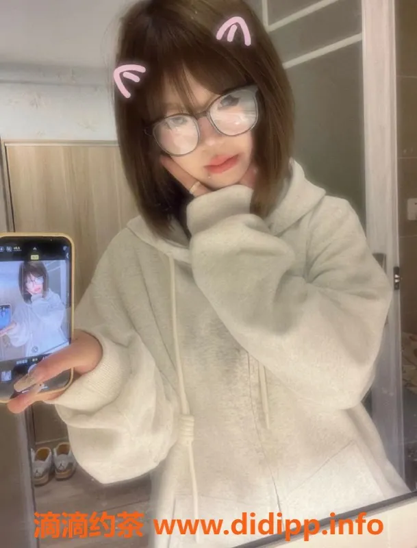 成都楼凤资源信息,武侯区嫩妹小兔叽，160cm，45kg，甜美代聊