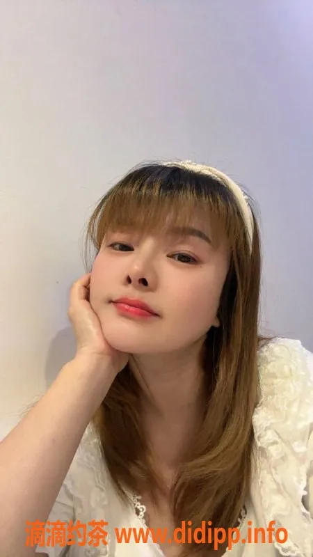 深圳楼凤-龙岗媚儿，27岁，身高158cm，38C美胸，价格800P