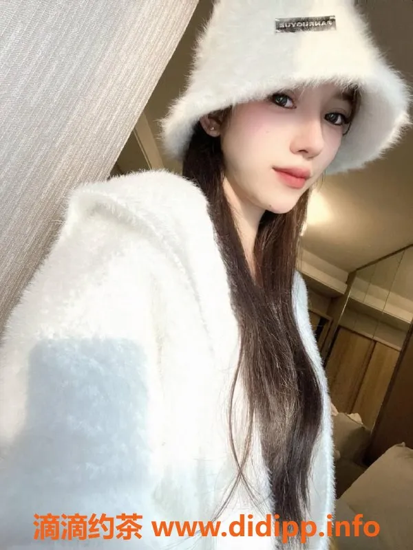 深圳楼凤资源信息,深圳龙岗KK，20岁163cm，45kg千元档服务