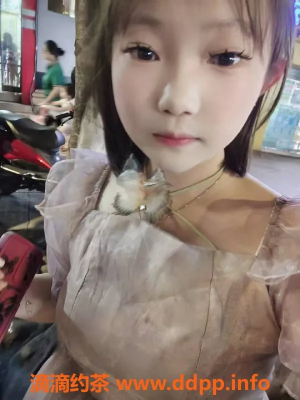 成都楼凤资源信息,成都奶茶妹，18岁，600元60分钟服务