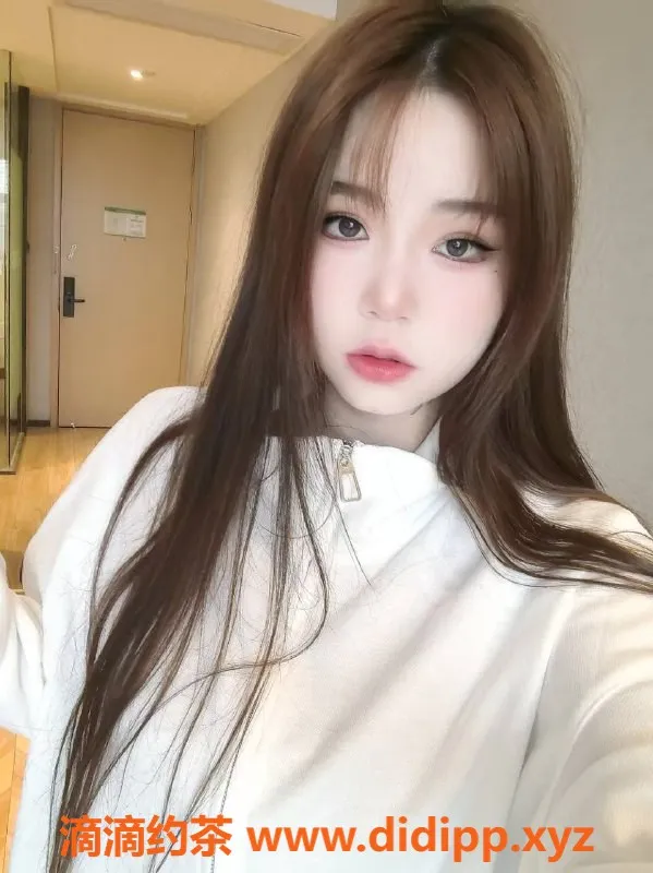 杭州楼凤-西湖小文，1000元嫩妹服务，69互舔体验！