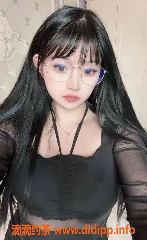 上海楼凤-闵行可可，165大胸肤白，900元起