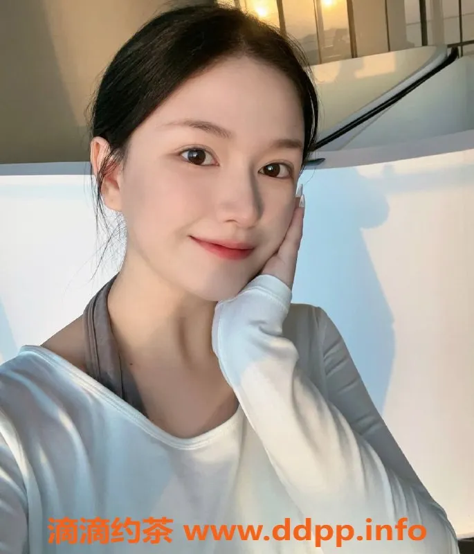 上海楼凤-普陀小羽毛，161身高C罩杯，1600元起