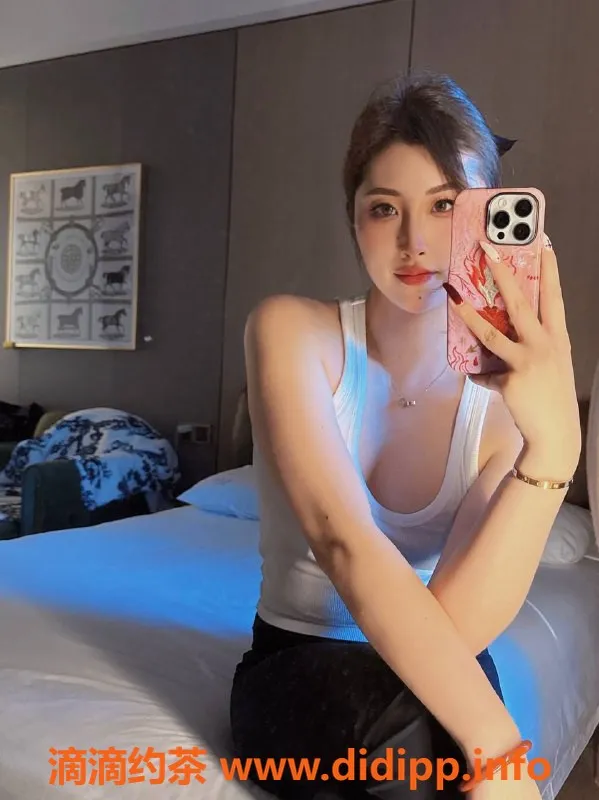 深圳楼凤-高挑御姐Vivian，176cm，千元档服务