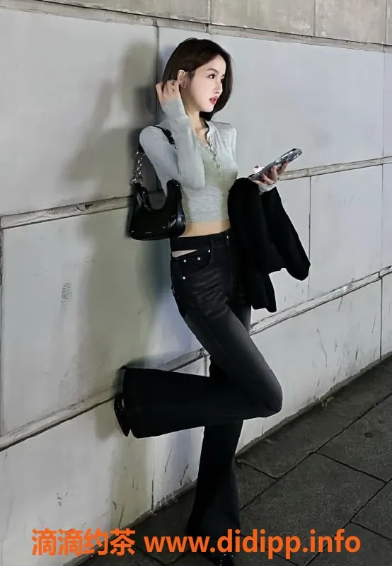 上海楼凤-奶西，浦东陆家嘴 一字马女神 170CM 45KG