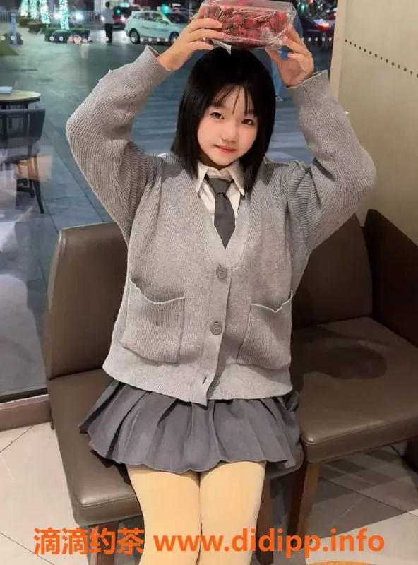 上海楼凤-闵行小若若，中日混血嫩妹，1200P起