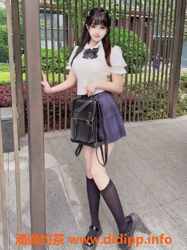 上海楼凤-闵行颜菲175cm F罩杯三通SM潮喷特服