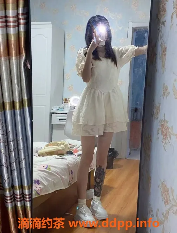 重庆楼凤-优质老师萧月，170嫩妹明晚开课