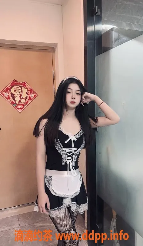 成都楼凤-成华区优优，18岁奶大妹，身高162cm，约45kg，热情服务