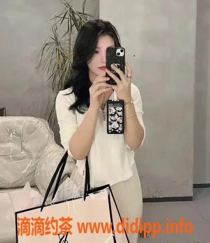 上海楼凤资源信息,普陀小书，166身高C罩杯，1400起价！