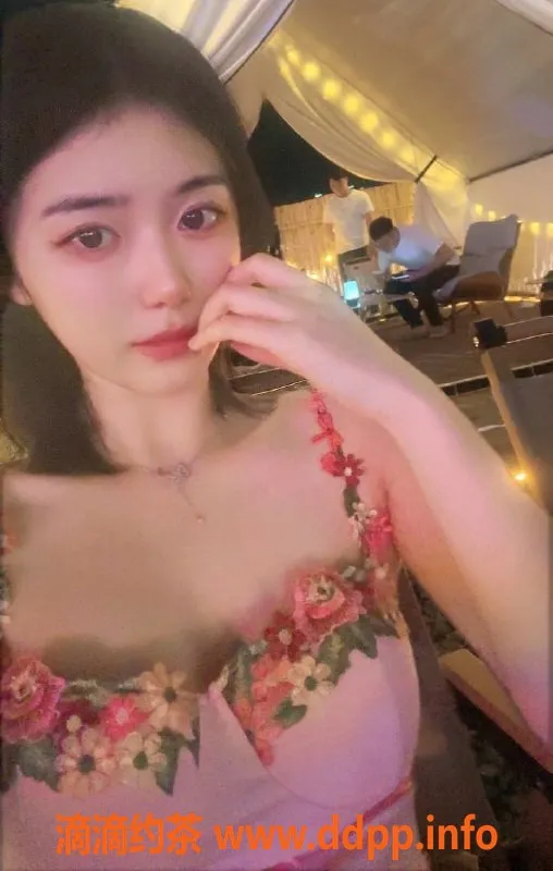 上海楼凤-普陀嫩妹小若若，169cm身高，1300元起