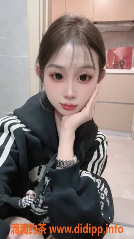 东莞楼凤-南城贝贝 20岁173cm 46kg 36B 高跟诱惑