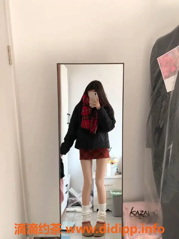 成都楼凤资源信息,成都欣涵16岁嫩妹，身高170，陪洗口做服务