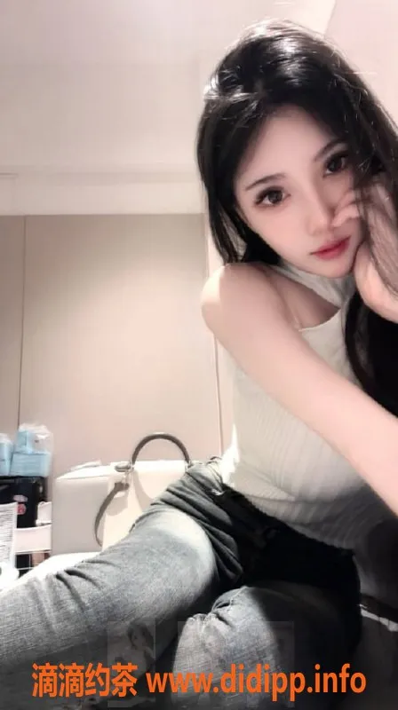 深圳楼凤-深圳大胸美女，2000元起步，激情服务等你来享！