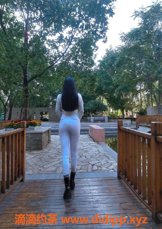 北京spa会所-朝阳95后丝足浪姐，美腿D罩杯，服务全面