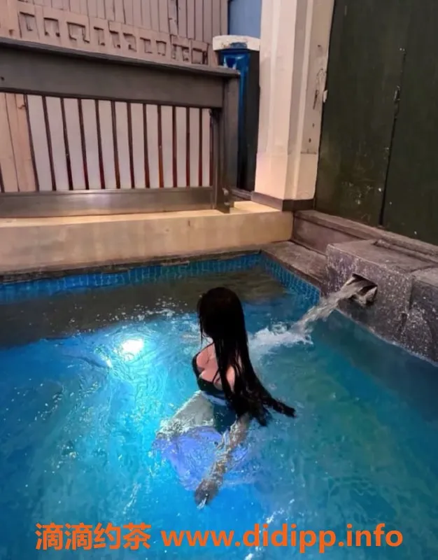 深圳楼凤-深圳大胸美女，2000元起步，激情服务等你来享！