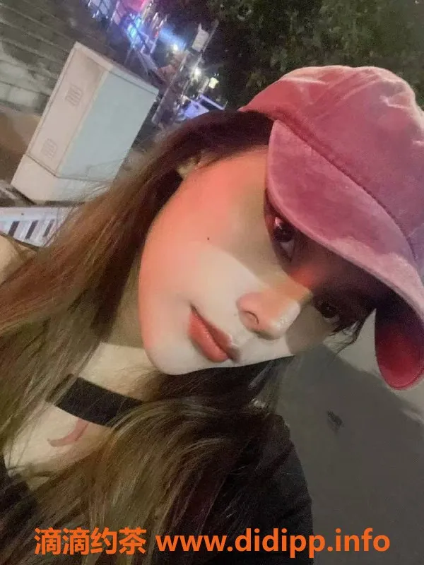 成都楼凤-东门贝贝，172身高，C罩杯，服务600P