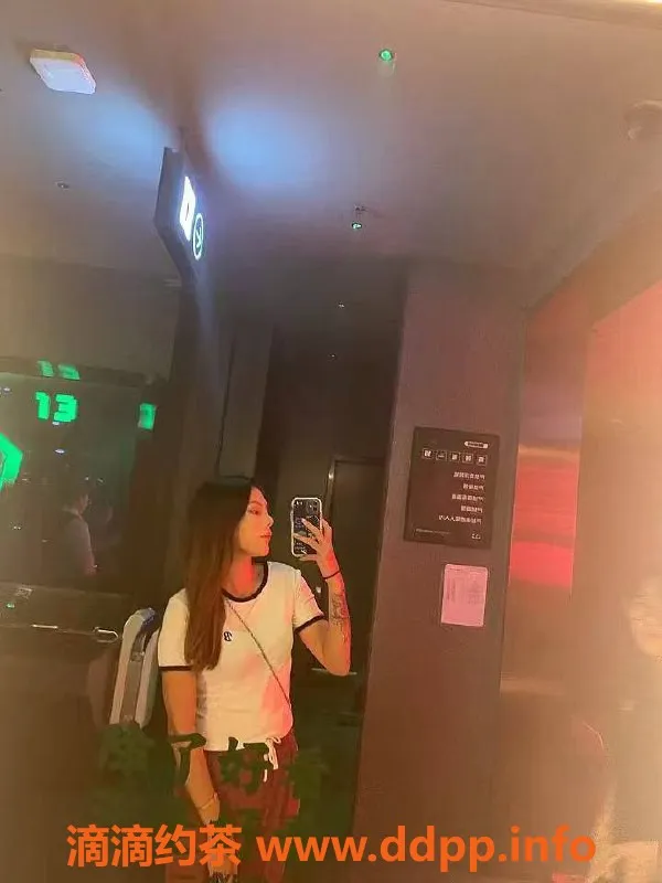 成都楼凤资源信息,东门贝贝，172身高，C罩杯，服务600P