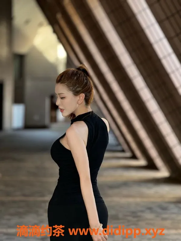 深圳楼凤-深圳福田晓彤：大胸170，1900元超值体验