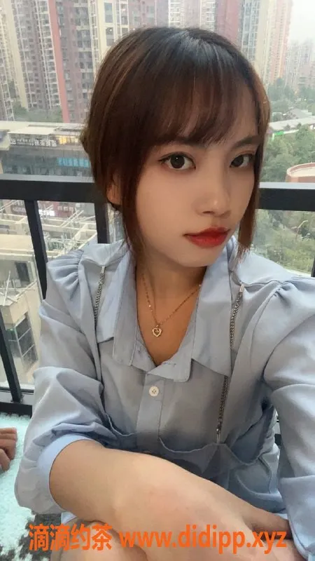 成都楼凤-成都露露，23岁，160cm，90斤，便宜好服务！