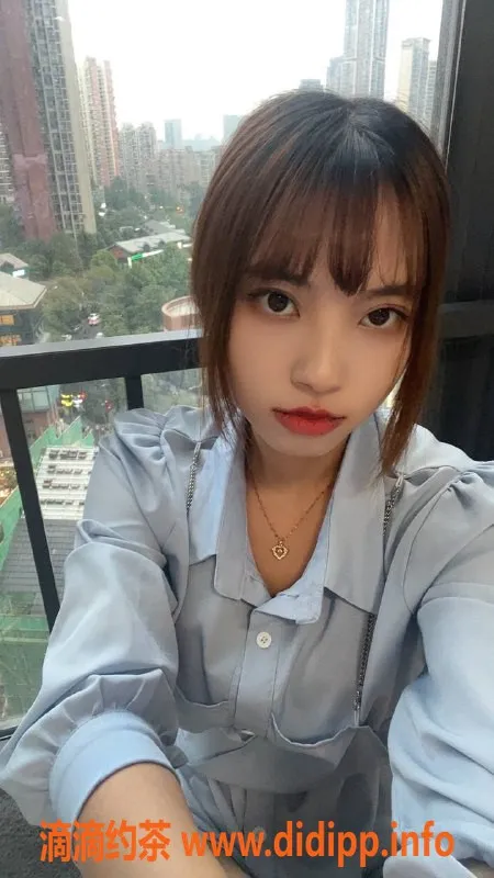 成都楼凤资源信息,成都露露，23岁，160cm，90斤，便宜好服务！