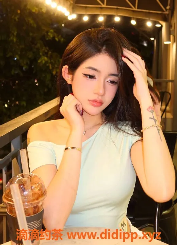 杭州上门服务-23岁爱沙尼亚美女D杯，身高164，43kg热情服务