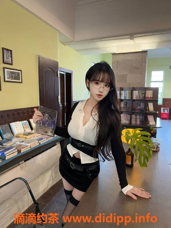 深圳楼凤资源信息,南山婉儿，167cm D杯，1200元起，优质服务