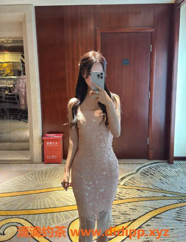 成都上门服务-成都小何，163身高，90斤，20岁只上门