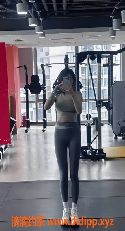 成都楼凤-武侯区果果，身材车服务，7p起