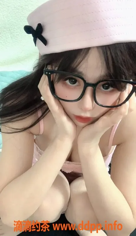 杭州楼凤-上城花店老板娘，反差萌美眉，月费舌吻服务