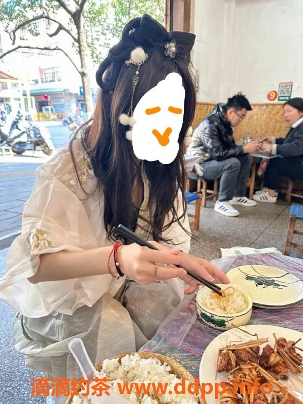 上海楼凤-上海笑笑，163cm 36C嫩妹，1600元体验服务