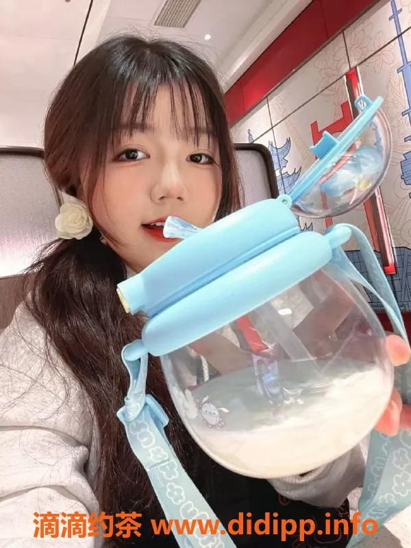 上海楼凤-长宁妮妮，162 cm童颜巨乳，1000元体验