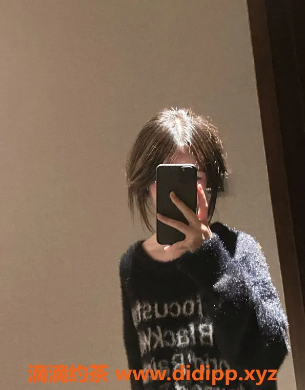 成都楼凤-成都嫩妹小米粥，156cm巨乳派对，600元起