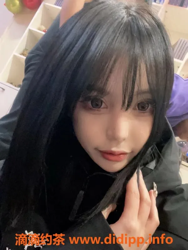 成都楼凤-南门嫩妹柯柯，22岁165cm，超值800/次服务