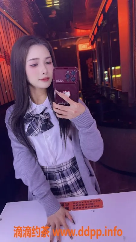 广州楼凤-越秀可可，嫩妹鸳鸯浴，课费6P