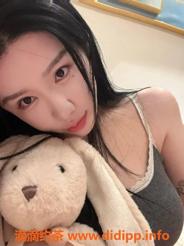 广州楼凤-海珠熙宝，10P可享大胸舌吻服务