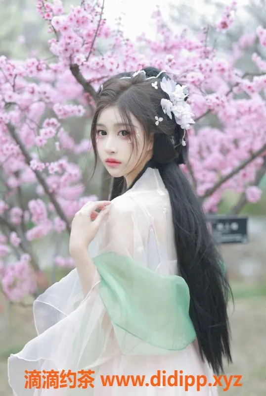 福州楼凤-甜甜，福州仓山金建小区，164高，49斤，05岁