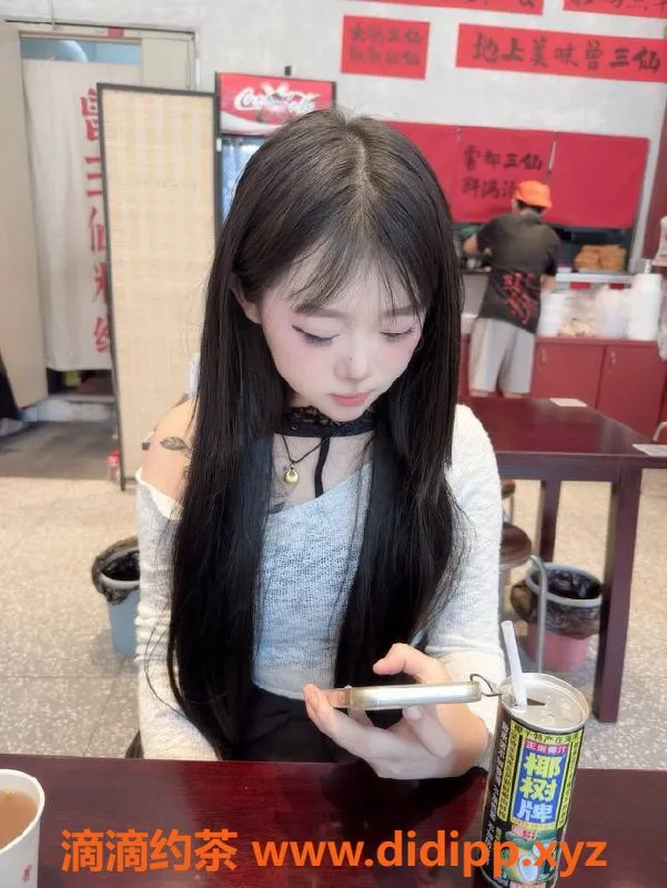 东莞楼凤-南城玥玥，1200二次服务，超值体验