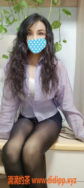 北京抓龙筋-朝阳西坝河混血熟女安摩女郎，身材苗条，深六九服务