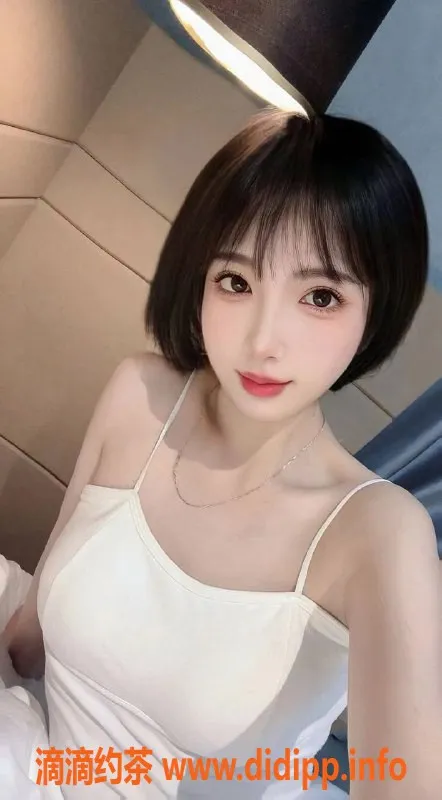 成都楼凤-成华区思萌，24岁，164cm，92斤，600元体验