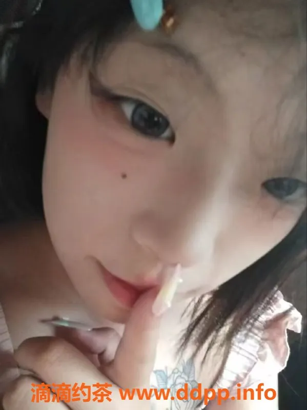 成都楼凤资源信息,成都欣小狐，160身高，100体重，18岁嫩妹陪洗服务