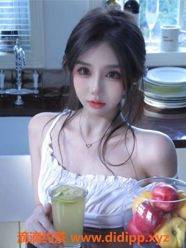 上海楼凤-普陀草莓啵啵奶，165cm大胸美女，1500起