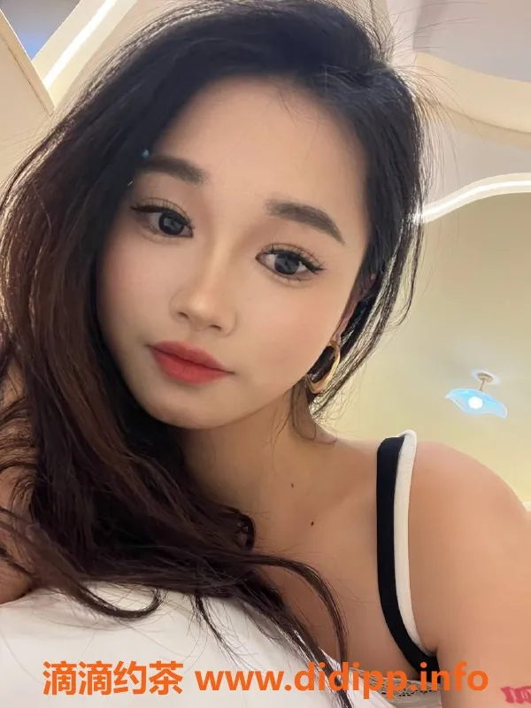 广州楼凤-海珠区嫩妹小雨，超甜服务等你体验