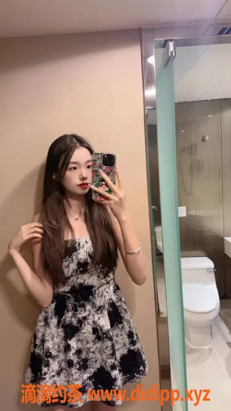 深圳楼凤-龙岗区19岁薇薇，171身高B+罩杯，超值服务等你来体验