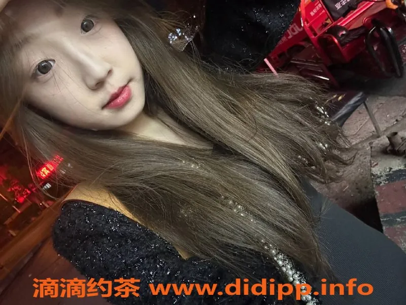 长沙楼凤资源信息,雨花区雅琴，19岁173cm高挑美女，服务多样，6p起