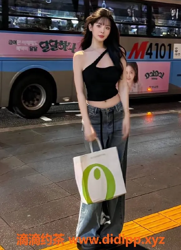 上海楼凤-黄浦朴美美，171cm大胸美女，1800P起