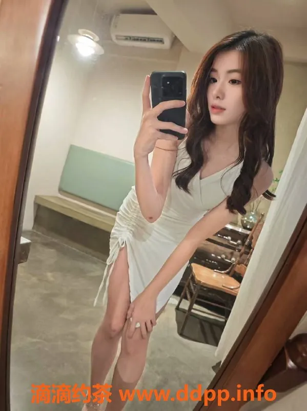 东莞楼凤-万江小彤：18岁，168cm，90斤，性感迷人